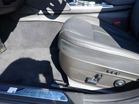 New 2025 Alfa Romeo Giulia w/ Driving Assist Package image 17