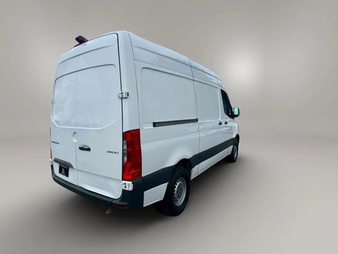 Used 2019 Mercedes-Benz Sprinter 2500 image 9