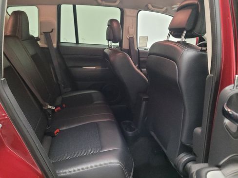 Used 2017 Jeep Compass Latitude AWD/4WD image 19