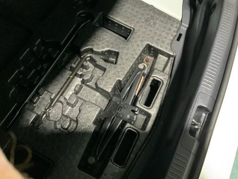 Used 2022 Toyota Camry SE image 16