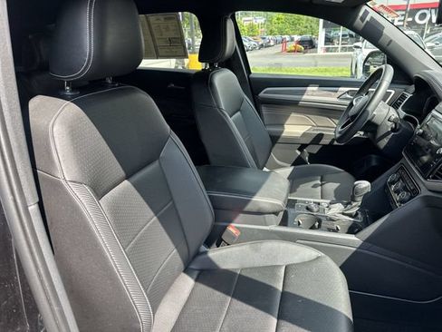 Used 2023 Volkswagen Atlas Cross Sport SE w/ Black Wheel Package AWD/4WD image 28
