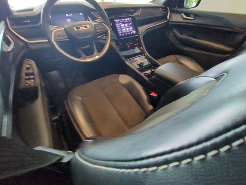 Used 2023 Jeep Grand Cherokee L Laredo AWD/4WD image 21