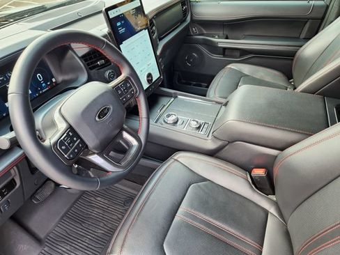 Used 2024 Ford Expedition Limited AWD/4WD image 7