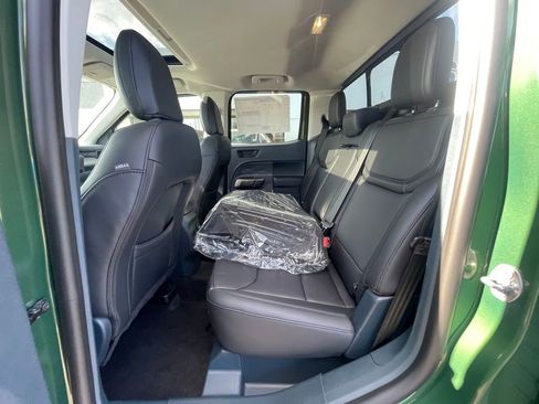 New 2025 Ford Maverick Lariat w/ Black Appearance Package image 19