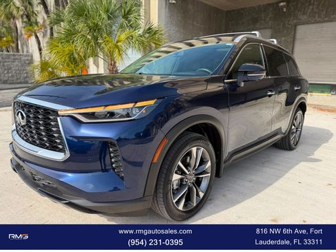 Used 2023 INFINITI QX60 Luxe w/ Cargo Package FWD image 2