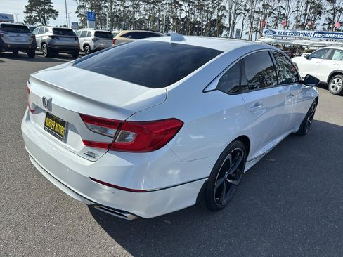 Used 2022 Honda Accord Touring image 5