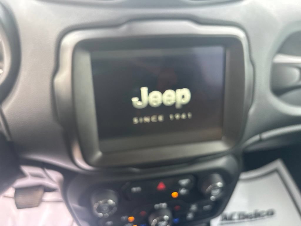 Used 2023 Jeep Renegade Latitude AWD/4WD image 26