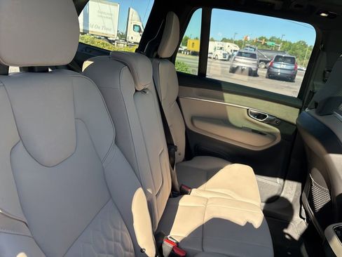 Used 2025 Volvo XC90 B6 Plus AWD/4WD image 32