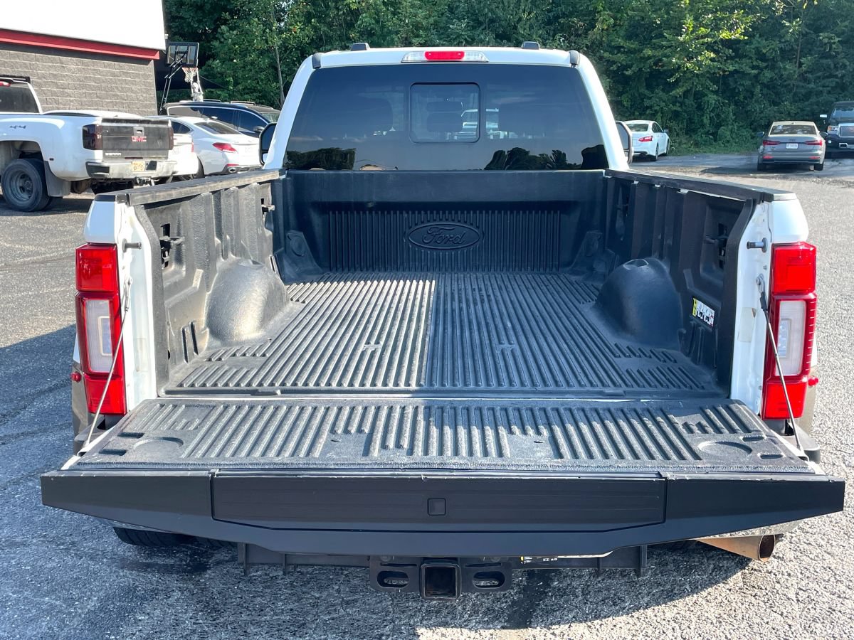 Used 2022 Ford F350 Lariat w/ Lariat Ultimate Package RWD image 9