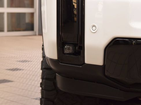 Used 2025 GMC Sierra 2500 AT4 w/ AT4 Premium Plus Package AWD/4WD image 13