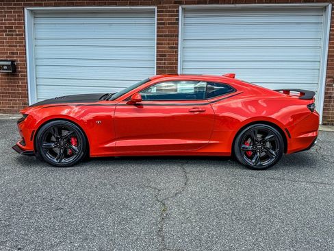 Used 2019 Chevrolet Camaro SS RWD image 19