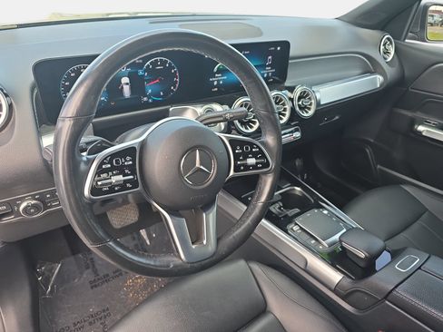 Used 2022 Mercedes-Benz GLB 250 4MATIC image 15