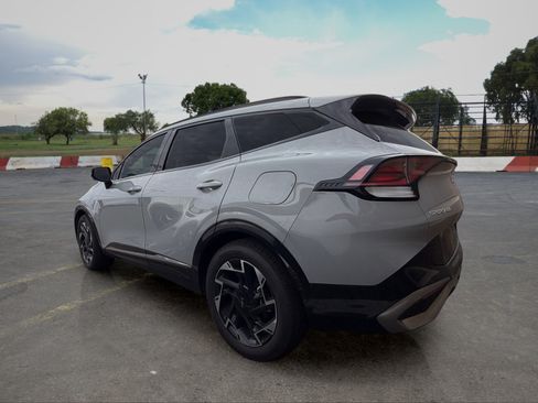 Used 2024 Kia Sportage SX FWD image 4