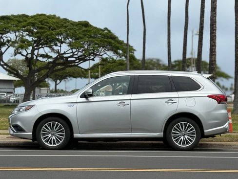 Used 2022 Mitsubishi Outlander GT AWD/4WD image 2