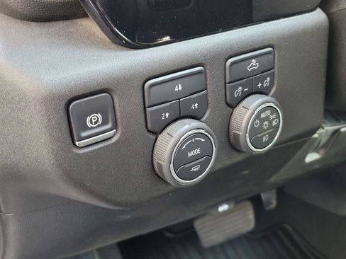 Used 2025 Chevrolet Silverado 2500 LT w/ Convenience Package AWD/4WD image 19