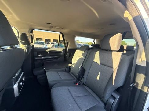 Used 2024 Ford Expedition Max XLT RWD image 5