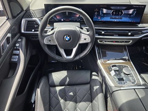 Used 2024 BMW X7 xDrive40i w/ Premium Package AWD/4WD image 13