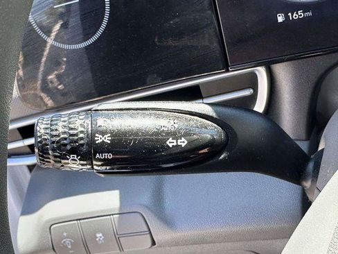 Used 2024 Hyundai Elantra SEL FWD image 31