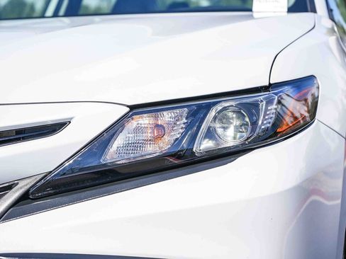 Certified 2024 Toyota Camry SE FWD image 5