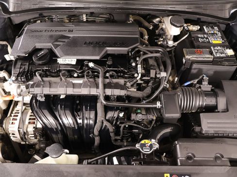 Used 2021 Hyundai Elantra Limited w/ Cargo Package image 21