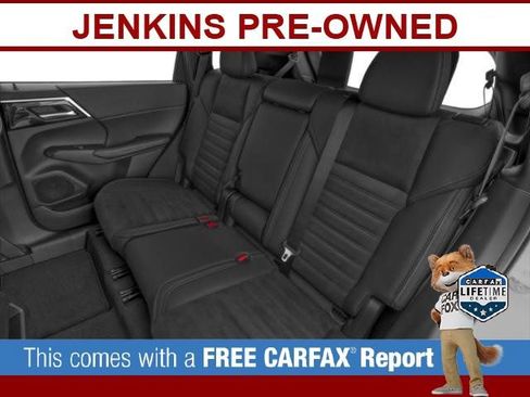 Used 2023 Mitsubishi Outlander SE image 16