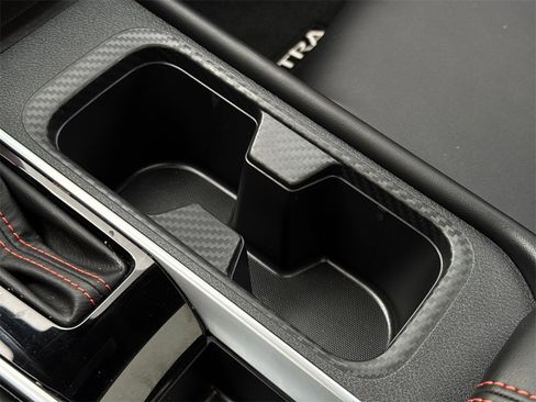 Used 2025 Nissan Sentra SR w/ SR Premium Package image 36