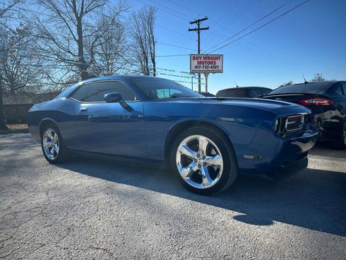 Used 2009 Dodge Challenger R/T image 3