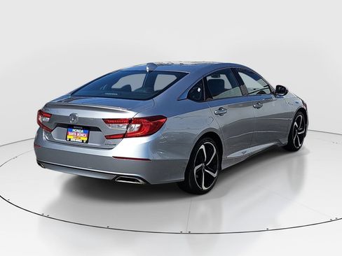Used 2018 Honda Accord Sport image 5