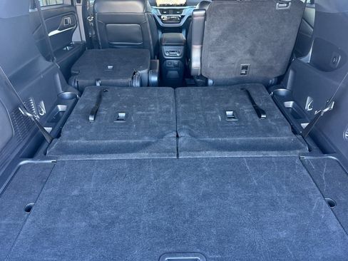 Certified 2025 Ford Explorer ST-Line AWD/4WD image 15