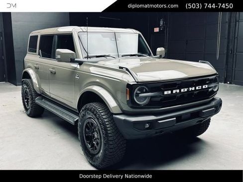 Used 2025 Ford Bronco Outer Banks AWD/4WD image 9