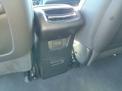 Certified 2023 Cadillac XT6 Premium Luxury image 21