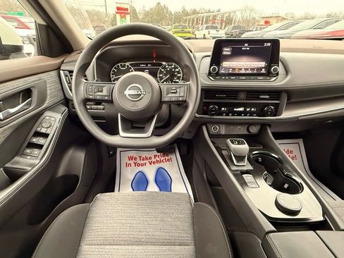 Certified 2023 Nissan Rogue SV image 22