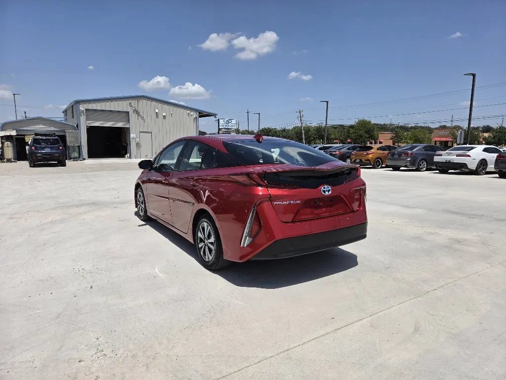 Used 2017 Toyota Prius Prime Advanced FWD image 8