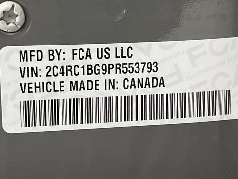 Used 2023 Chrysler Pacifica Touring-L FWD image 84