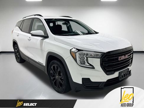 Used 2022 GMC Terrain SLE w/ GMC Pro Grade Package AWD/4WD image 5