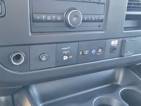 Used 2020 GMC Savana 3500 image 21