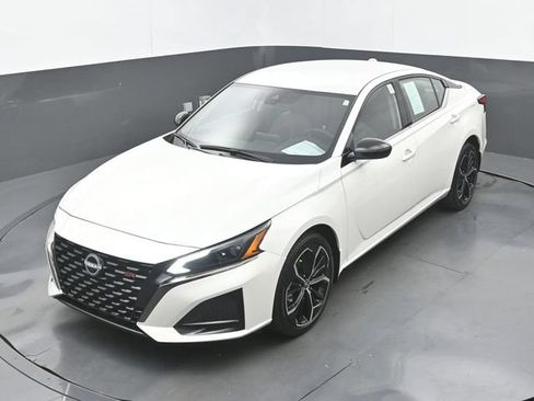 Used 2025 Nissan Altima 2.5 SR AWD/4WD image 30