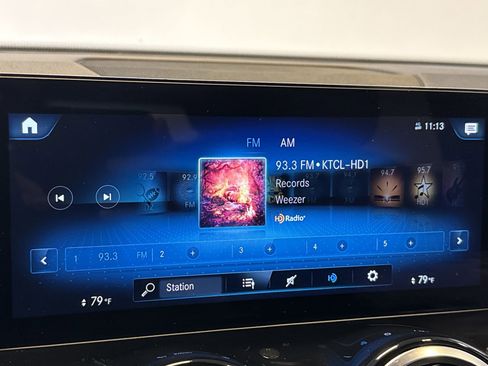 Used 2023 Mercedes-Benz GLB 250 4MATIC image 16