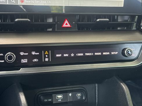 Used 2024 Kia Sportage EX FWD image 26