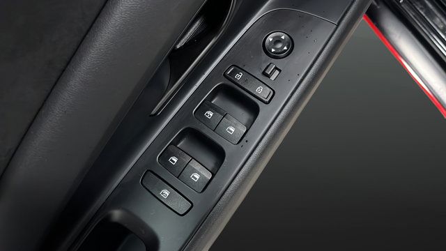 Used 2025 Hyundai Elantra N FWD image 21