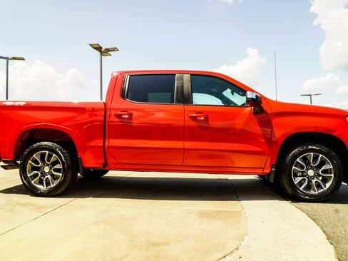 Used 2023 Chevrolet Silverado 1500 LT AWD/4WD image 6