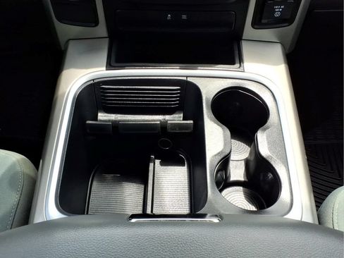 Used 2017 RAM 1500 Classic SLT RWD image 17