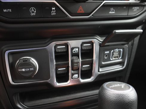 Used 2023 Jeep Gladiator Sport AWD/4WD image 44