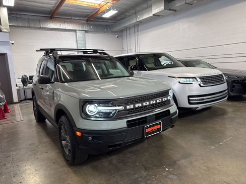 Used 2021 Ford Bronco Sport Badlands AWD/4WD image 3