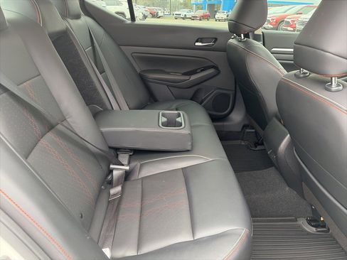 Used 2024 Nissan Altima 2.5 SR w/ SR Premium Package image 13