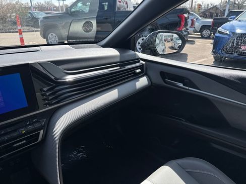 Used 2025 Toyota Camry SE w/ Convenience Package AWD/4WD image 26