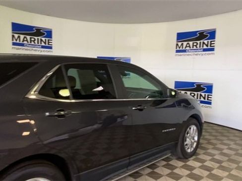 Used 2022 Chevrolet Equinox LT image 2