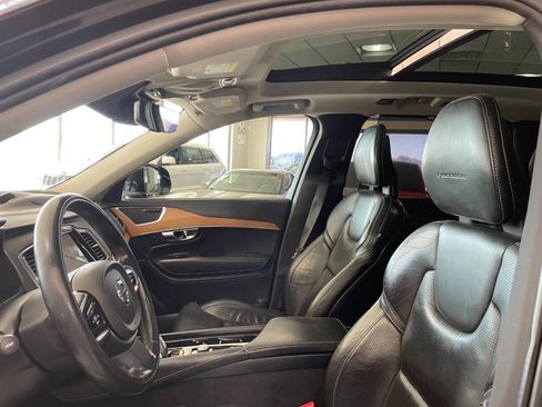 Used 2016 Volvo XC90 T8 Inscription w/ Vision Package image 16