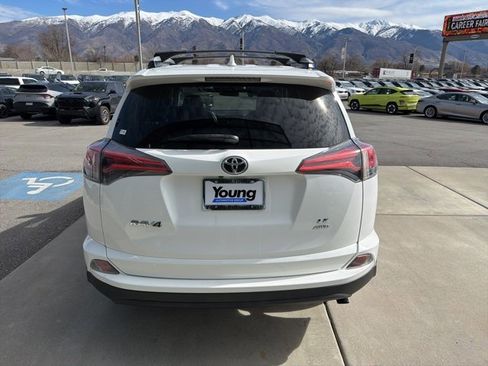 Used 2016 Toyota RAV4 LE image 5