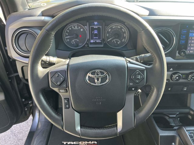 Used 2017 Toyota Tacoma TRD Off-Road w/ Tow Package AWD/4WD image 24